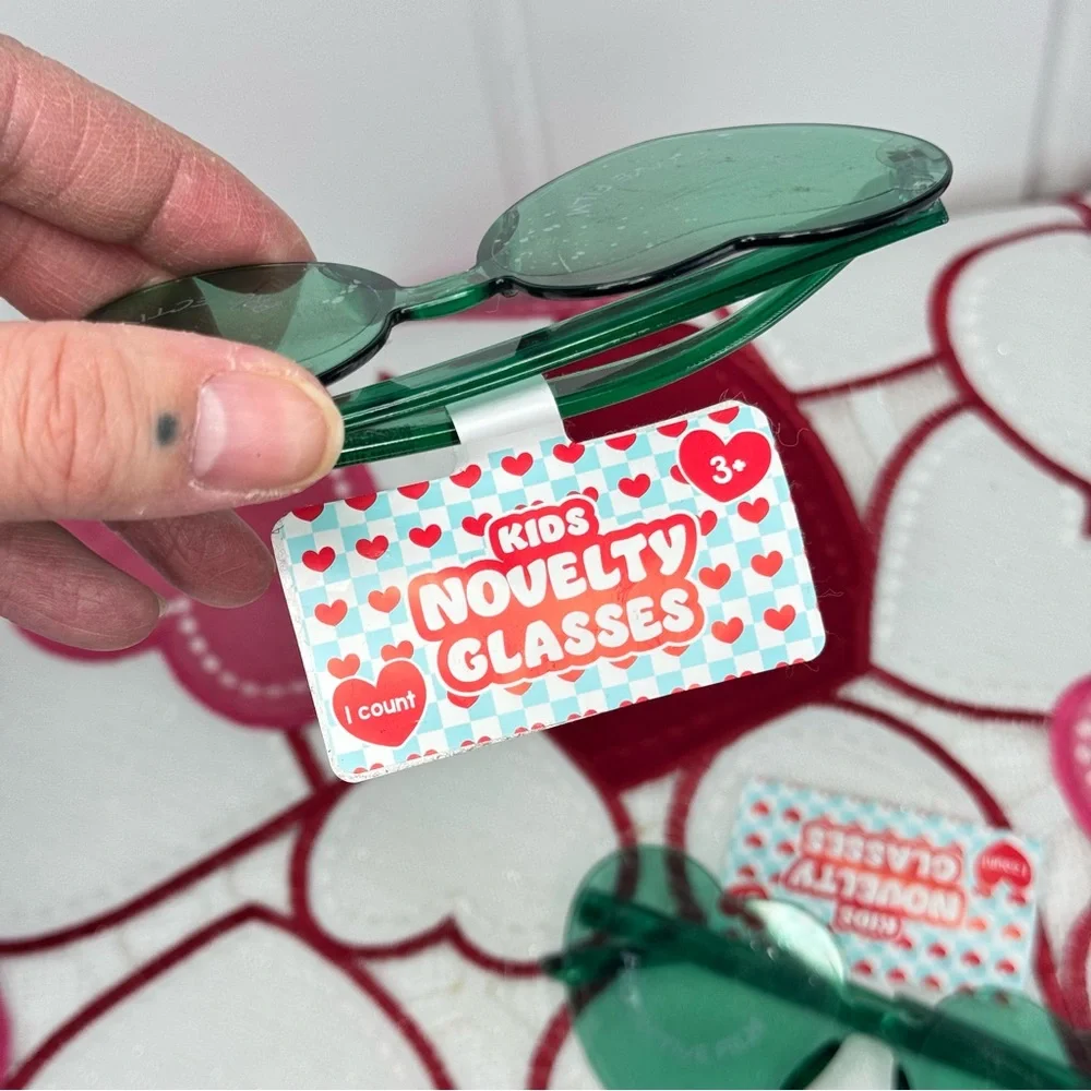 NEW Target Bullseye Playground Valentines Day Glasses